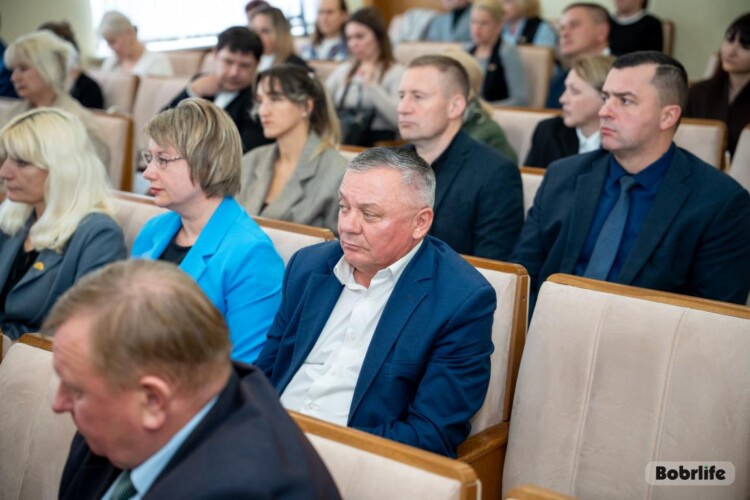 Приоритет – отечественные товары. Максим Гурин провел рабочую встречу с руководителями торговых сетей Бобруйска