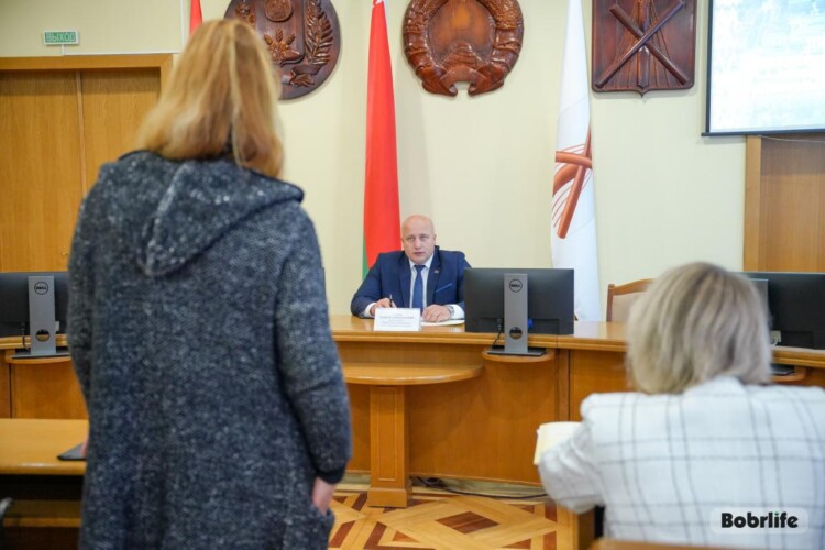 Диалог по делу. Председатель Бобруйского горисполкома Максим Гурин провел прием граждан