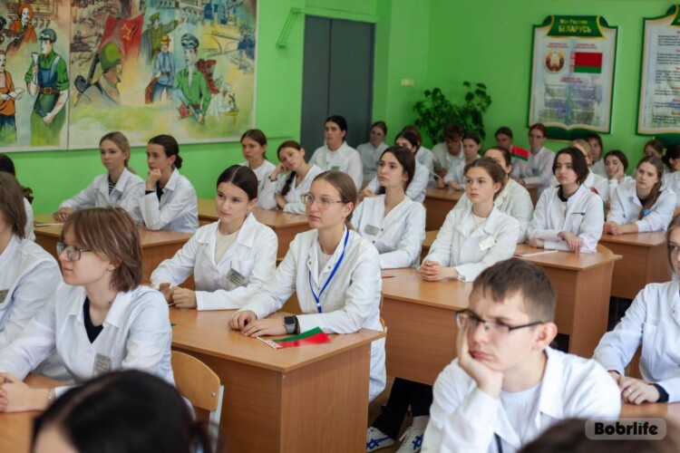 В единстве наша сила: в медицинском колледже прошел открытый диалог