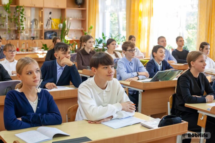 Физика и ИИ. В СШ №21 Бобруйска открыли экспериментальный класс и появился новый факультатив