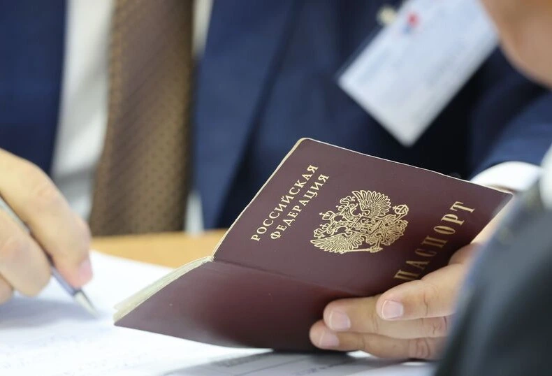 В России проходит основной день выборов в Госдуму, в Беларуси россияне могут проголосовать в 7 городах