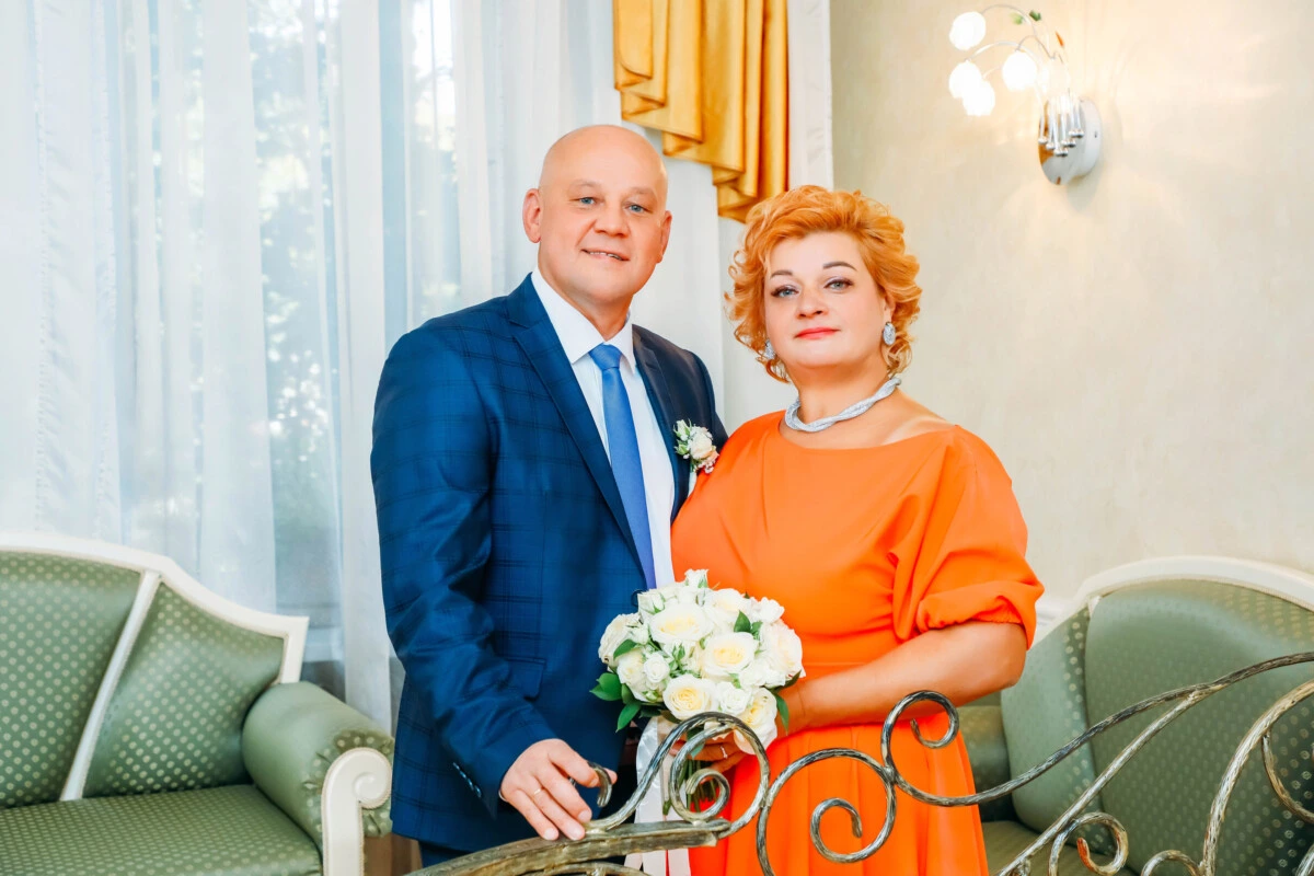 «Мы женились по любви – это самое главное». Семья Чаплыгиных отпраздновала серебряную свадьбу
