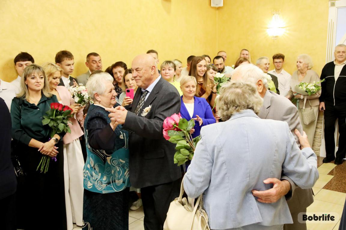 Золото их сердец. Четыре семьи Бобруйска отметили 50-летие совместной жизни