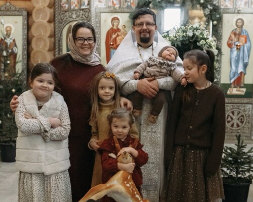 «Она рядом, Она покрывает»: семья Лебединских — о Покрове, материнстве и любви