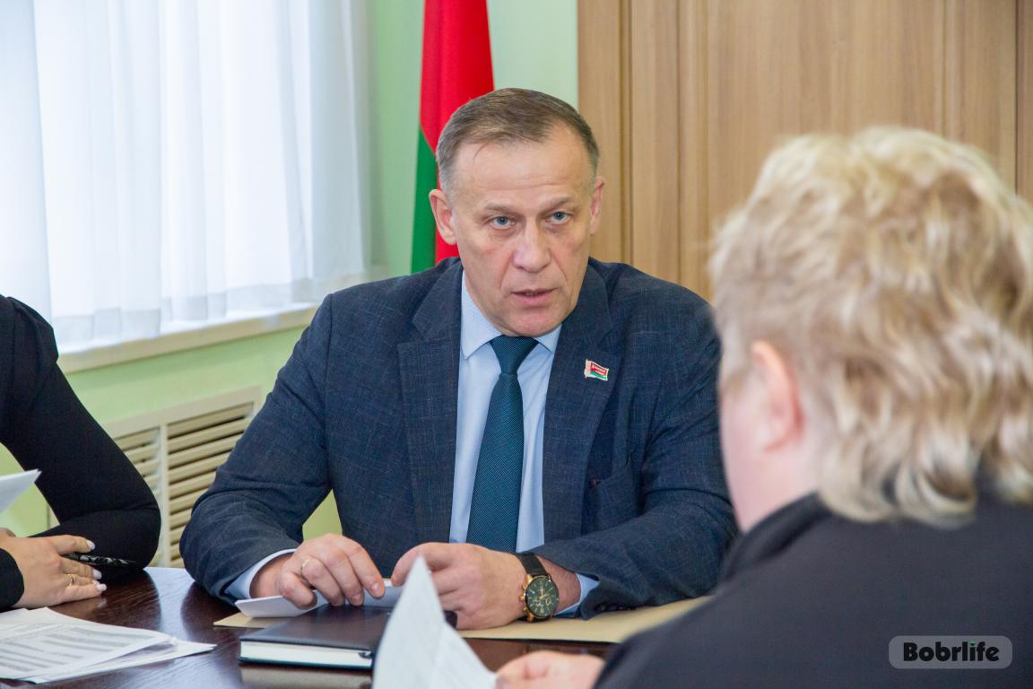 На контроле. Заместитель председателя Бобруйского горисполкома Владимир Книга провел прием граждан