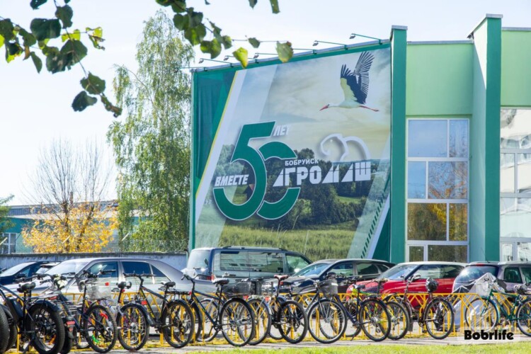 Сохраняя полезные традиции. Коллектив ОАО «УКХ «Бобруйскагромаш» присоединился к городскому субботнику