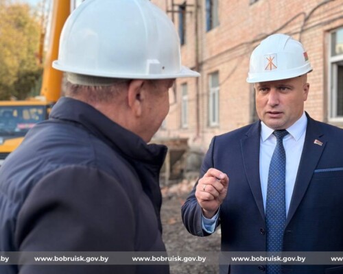 На особом контроле: глава Бобруйска проинспектировал ход реконструкции здания