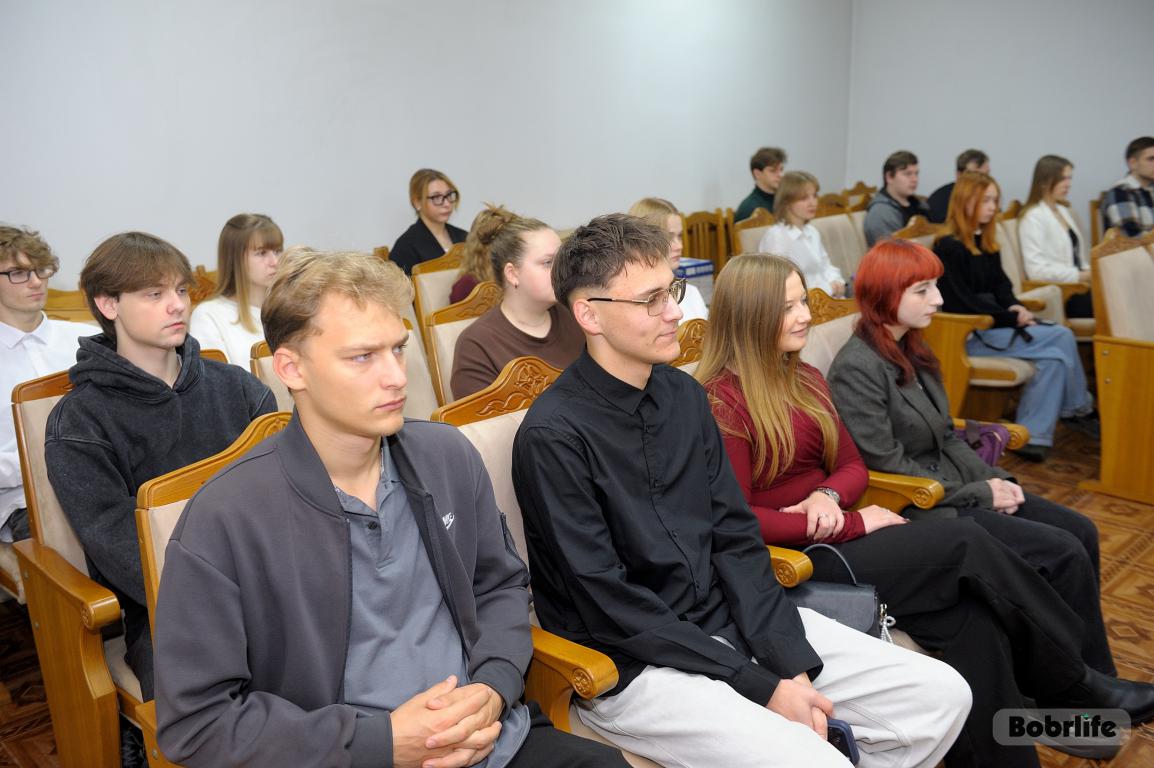 Открытый диалог о будущем: в Первомайском районе Бобруйска прошла встреча с молодыми специалистами